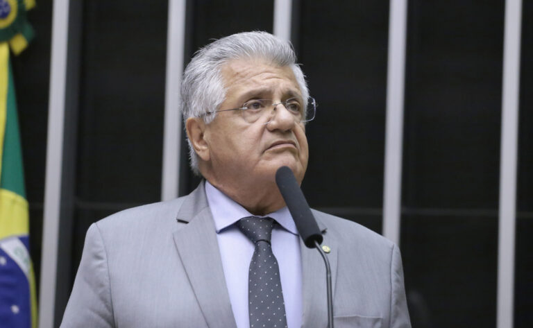 Câmara pede explicações à AGU sobre contratação de escritório nos EUA para reverter sanções de Trump