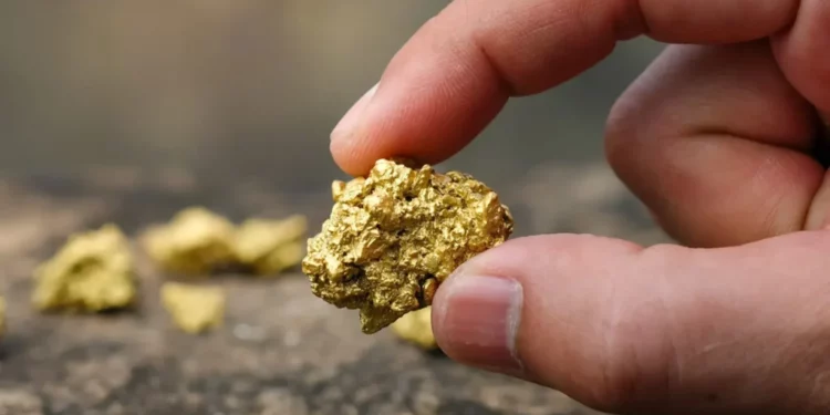 Não jogue isso fora nunca mais: aparelhos que você tem em casa contém ouro de 22 quilates