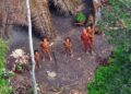 Imagens raras capturadas por drone revelam humanos isolados, cortados do mundo moderno