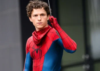 Tom Holland sofre acidente assustador durante filmagens do novo filme do Homem Aranha