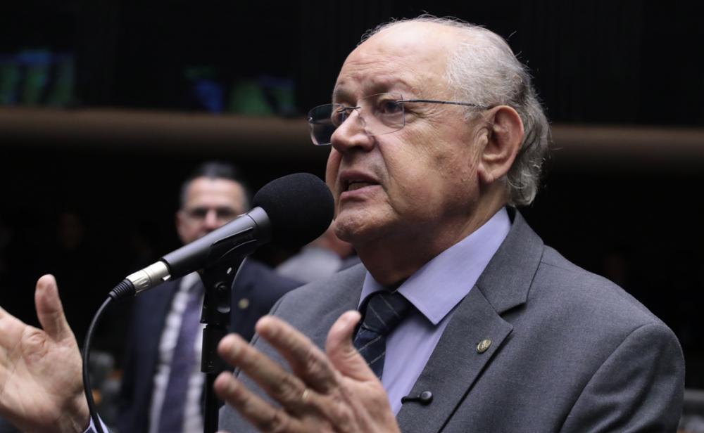 "Espero que o Senado tenha mais juízo", diz deputado sobre a PEC da Blindagem