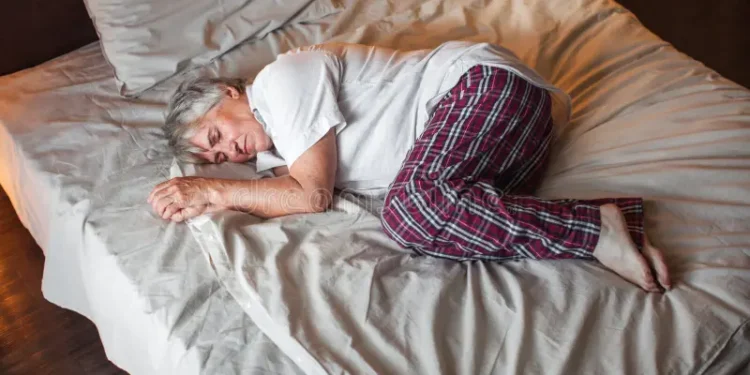 Cientistas dizem que este problema noturno comum na meia-idade pode aumentar seu risco de demência