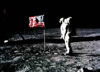 Os objetos mais inusitados que os astronautas deixaram na Lua