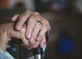 Descoberta chocante permite identificar Alzheimer em apenas 3 minutos sem sair de casa