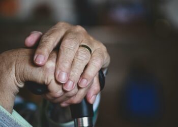 Descoberta chocante permite identificar Alzheimer em apenas 3 minutos sem sair de casa