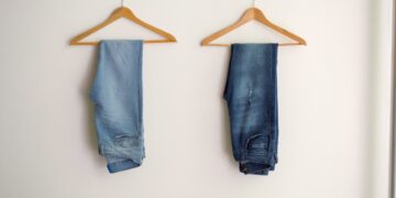 Lavar a calça jeans após cada uso? Especialistas discordam: descubra a verdade
