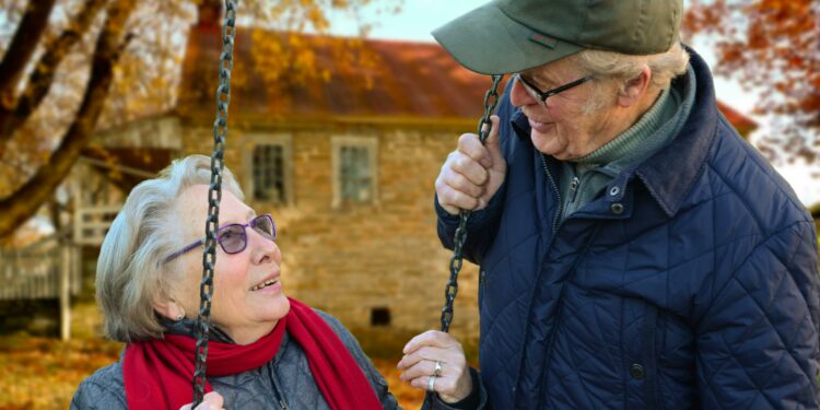 Nem caminhar nem correr: a atividade mais recomendada de Harvard para manter pessoas acima de 60 anos em forma