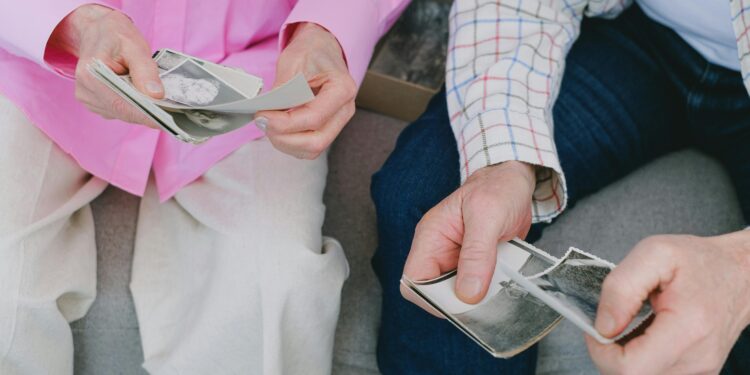 O Alzheimer começa pequeno: os sintomas sutis que a maioria das pessoas não percebe