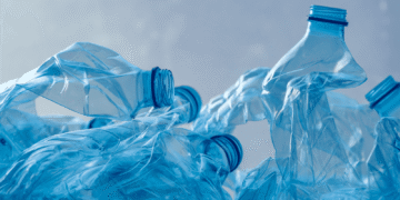 Pesquisadores alcançam grande avanço com novo material que pode substituir o plástico