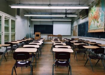 Fecham todas as escolas em 16 de setembro: Crianças e adolescentes ficarão em casa