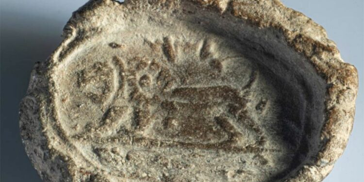 Arqueólogos encontraram uma selo antigo que pode revelar séculos de mistérios