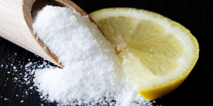Misturar limão e sal: por que é recomendado e para que serve?