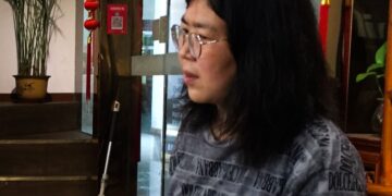 Denunciante do COVID na China é condenada a 4 anos de prisão