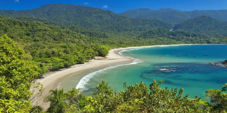 Litoral do amor: a praia brasileira com forma de coração que todo mundo está comentando