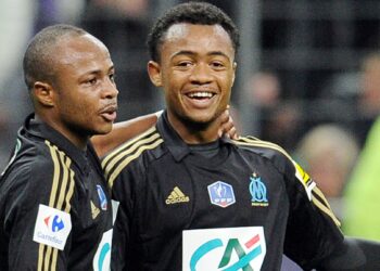 Pelé tem dois filhos que jogam futebol e eles vestiram a camisa da seleção para jogarem a Copa do Mundo