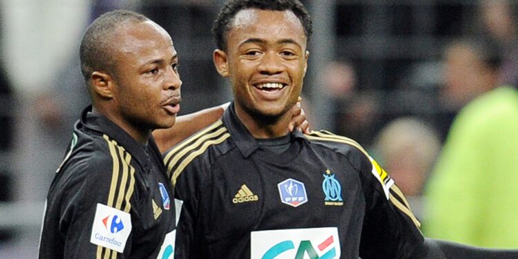 Pelé tem dois filhos que jogam futebol e eles vestiram a camisa da seleção para jogarem a Copa do Mundo