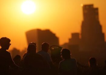 Nos próximos 100 anos, a humanidade corre risco de ser EXTINTA e a culpa é da ciência