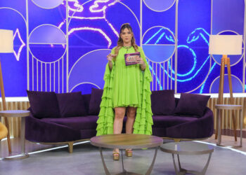 Após comandar "Sabadou" no SBT, Virgínia chegou na Globo e fez primeira aparição em programa de madrugada