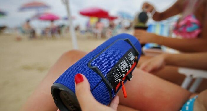 Praias sem barulho: governo proíbe caixas de som e aplica multa de até R$700