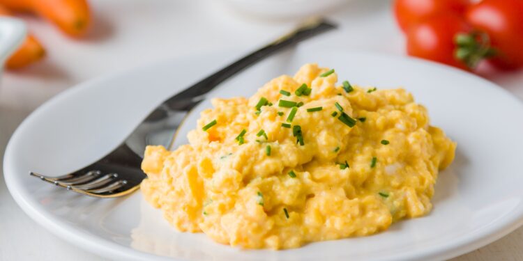 Ovos mexidos perfeitos? Aprenda com quem entende do assunto