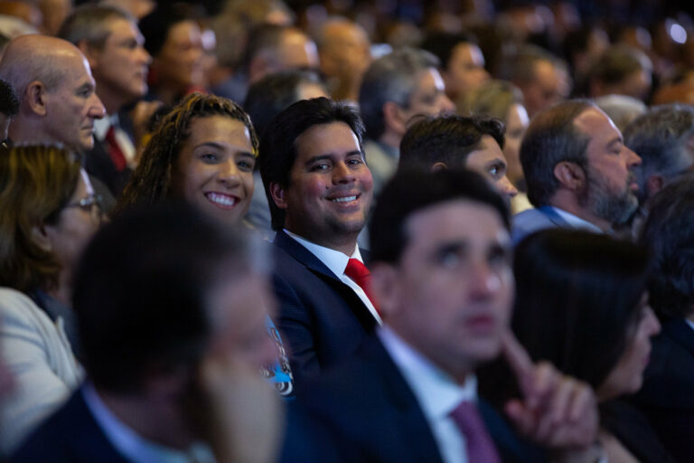 Fufuca segue os passos de Sabino e cola em Lula