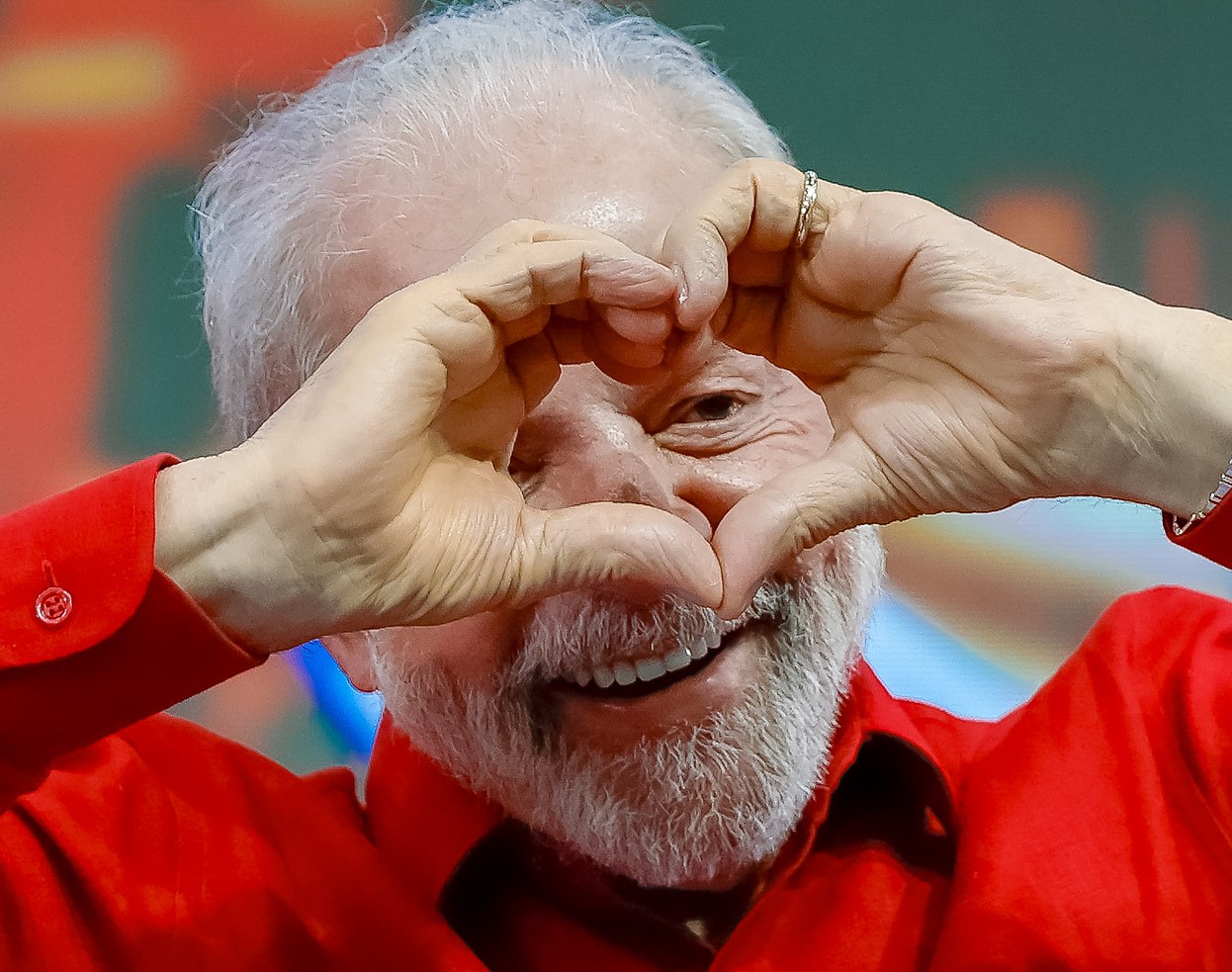 O carinho de Lula pelos criminosos
