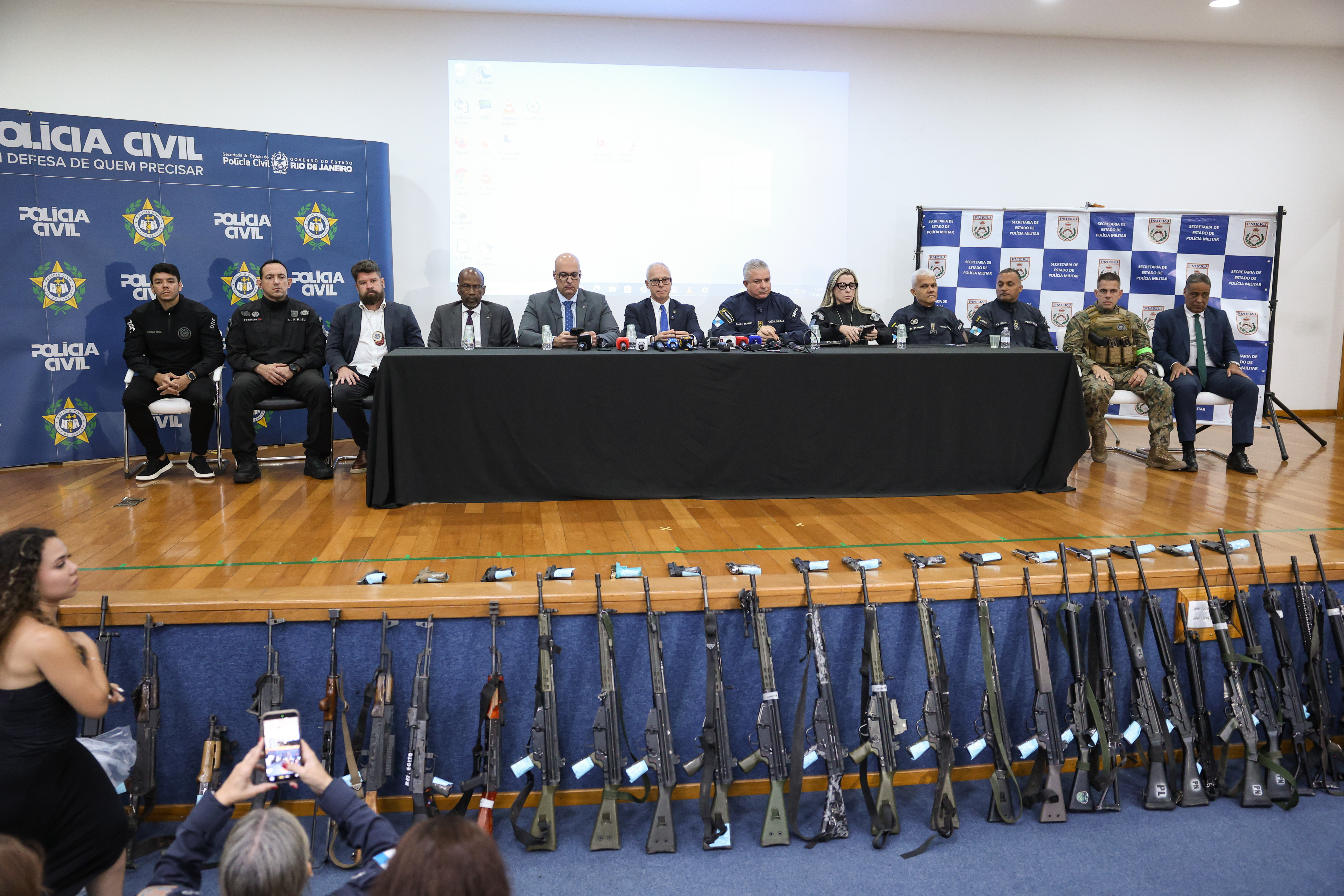 Elites desaprovam operação contra Comando Vermelho