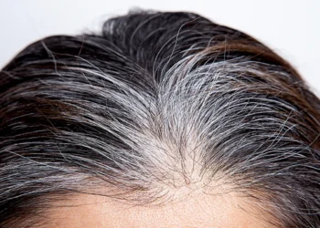 - Adeus cabelos brancos: o método natural para tingir o cabelo e fortalecê-lo