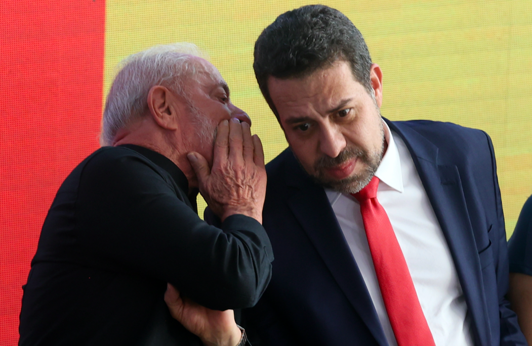 Maioria achou minuto de silêncio de Boulos "inapropriado"