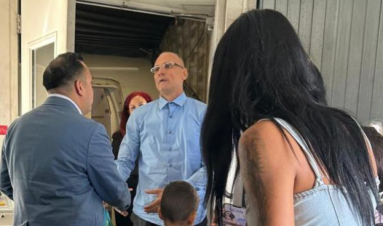 Líder da oposição cubana se exila nos EUA