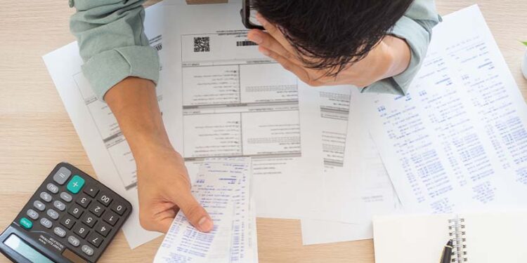 Dívida 'caducada' não é perdão: entenda os riscos de esperar cinco anos para agir