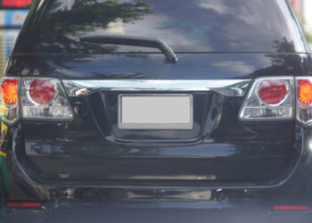 Circular sem placa pode sair caro: descubra quanto você pagará de multa