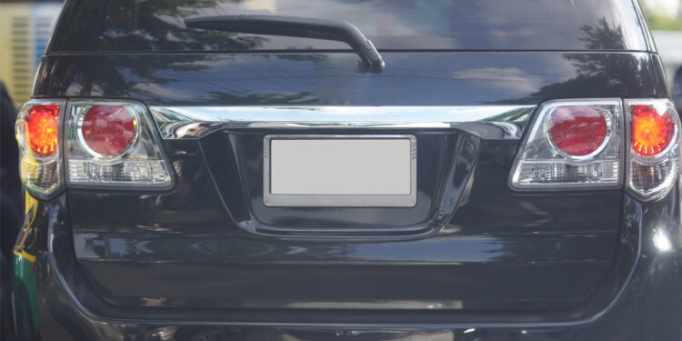 Circular sem placa pode sair caro: descubra quanto você pagará de multa