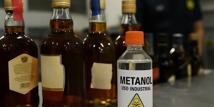 Quantas pessoas em São Paulo, já morreram por intoxicação com metanol?