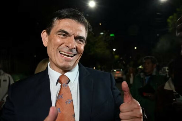 María Corina parabeniza Rodrigo Paz e lembra exílio do boliviano na Venezuela