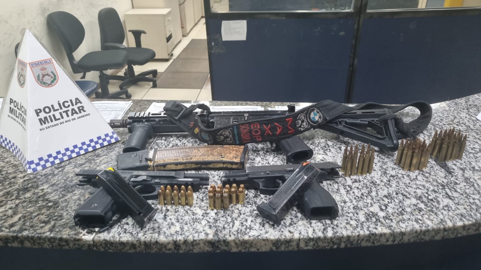 De onde vêm os fuzis do CV e PCC?