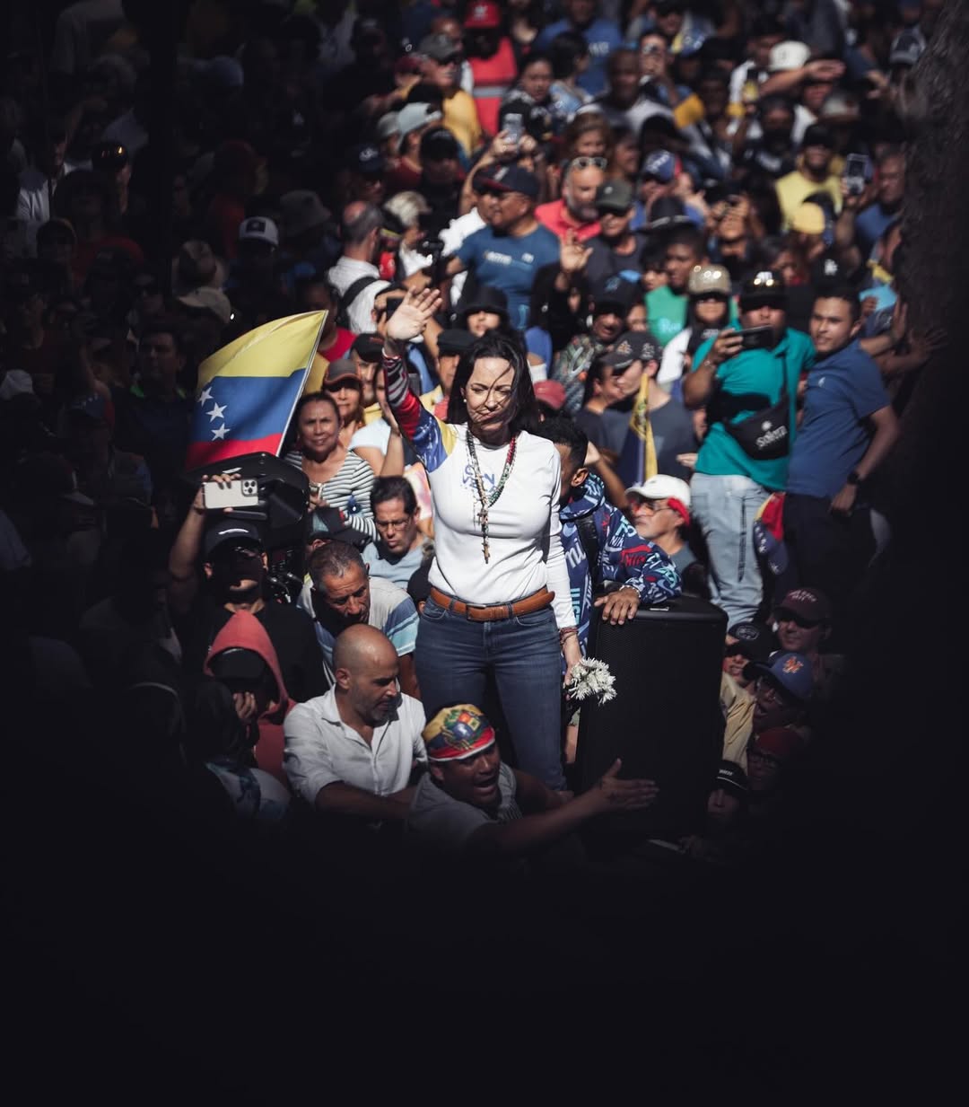 Queda de Maduro "libertará Cuba e Nicarágua", diz María Corina