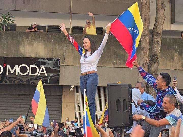 A grandiosidade de María Corina, de novo