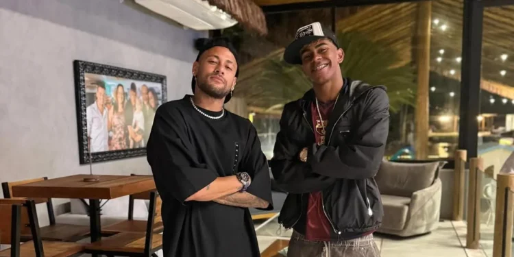 Jogador que idolatra Neymar compra mansão marcada por traição - avaliada em R$ 67 milhões