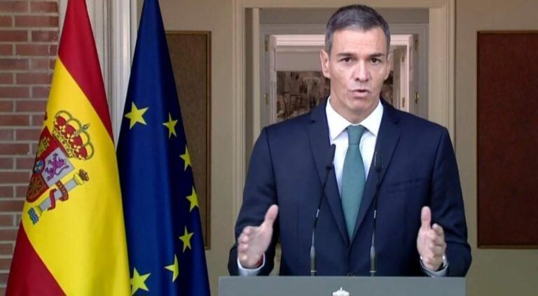 Pedro Sánchez propõe incluir aborto na constituição espanhola
