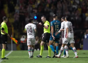 Nem Raphinha e nem Vini Jr: outro brasileiro pode ganhar título de melhor do mundo em 2025