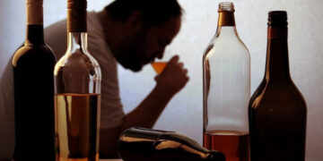 Cientistas encontram forma de controlar a vontade de beber: é surpreendente