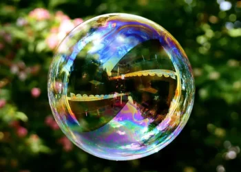 Por que as bolhas de sabão mostram as cores do arco-íris