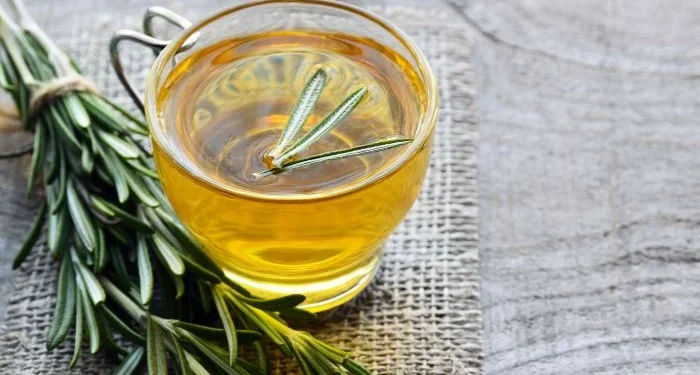 Chá anti-inflamatório ajuda na saúde do cérebro e previne contra o Alzheimer