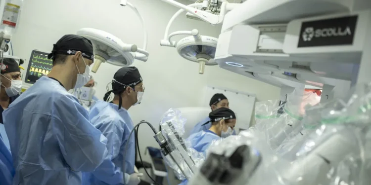 Cirurgia feita por um brasileiro foi considerada a maior do mundo e entrou para o livro dos recordes