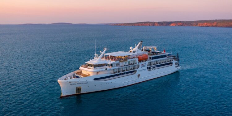 Cruzeiro partiu sem conferir todos passageiros e esqueceu mulher em ilha no meio do mar