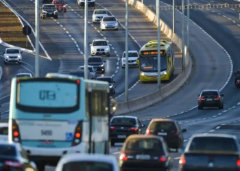 Novo radar no Brasil pune mais que velocidade: quem desrespeitar vai levar multa de R$ 500