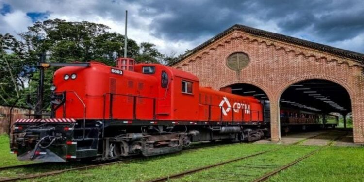 Viagem de trem mais concorrida do Brasil começa em São Paulo e te leva para uma cidade mal assombrada