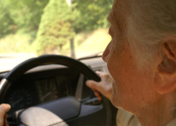 Alerta máximo para motoristas idosos: dicas que podem salvar sua vida
