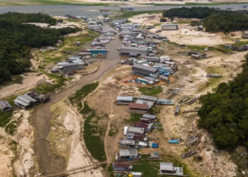 Este país está literalmente sendo engolido pela Terra e cidades podem sumir!